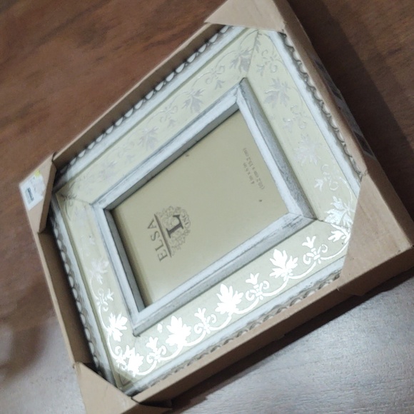 Elsa Wooden Picture Frame - Picture 3 of 4